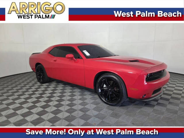 2018 Dodge Challenger SXT Plus RWD photo