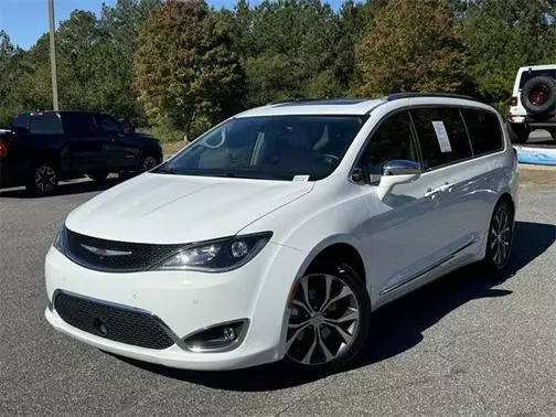 2018 Chrysler Pacifica Minivan Limited FWD photo