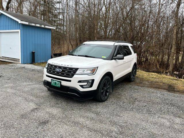 2017 Ford Explorer XLT 4WD photo
