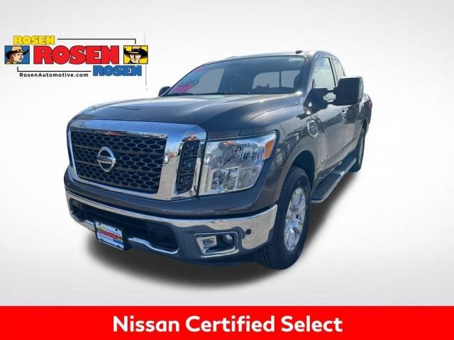 2017 Nissan Titan SV 4WD photo