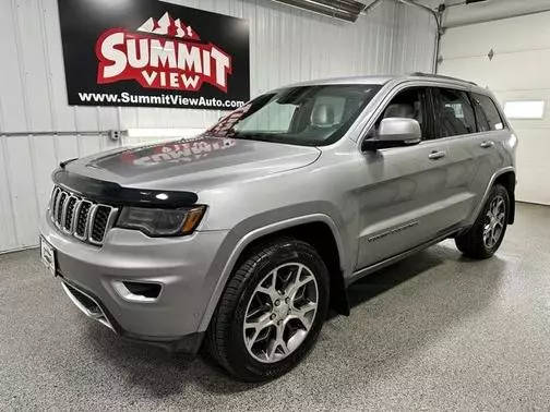 2018 Jeep Grand Cherokee Sterling Edition 4WD photo