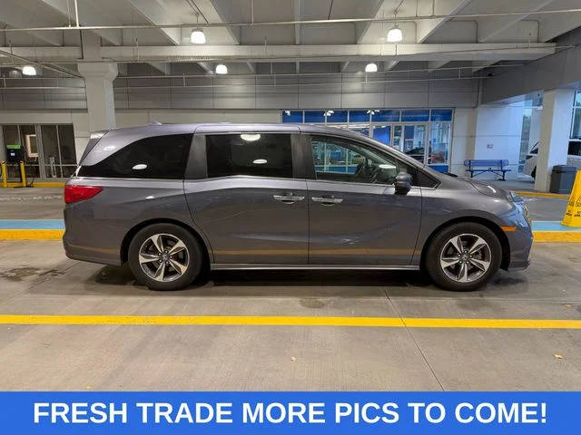 2018 Honda Odyssey Touring FWD photo