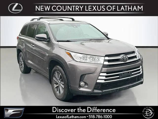 2017 Toyota Highlander XLE AWD photo