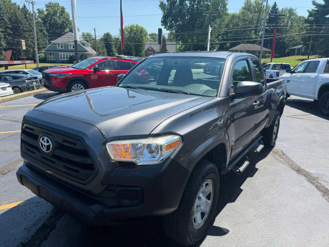 2017 Toyota Tacoma SR 4WD photo