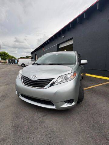2016 Toyota Sienna LE FWD photo