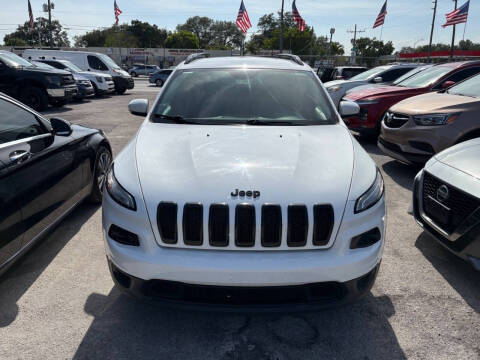 2018 Jeep Cherokee Latitude FWD photo