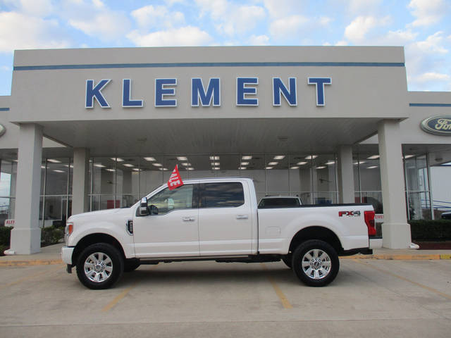 2017 Ford F-250 Super Duty Platinum 4WD photo