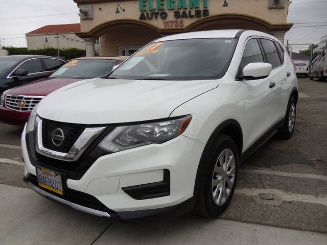 2017 Nissan Rogue S FWD photo