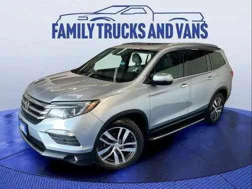 2017 Honda Pilot Touring AWD photo