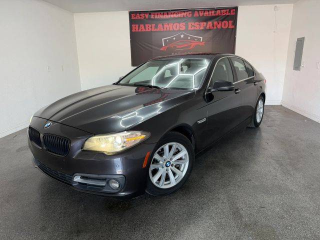 2015 BMW 5 Series 528i RWD photo