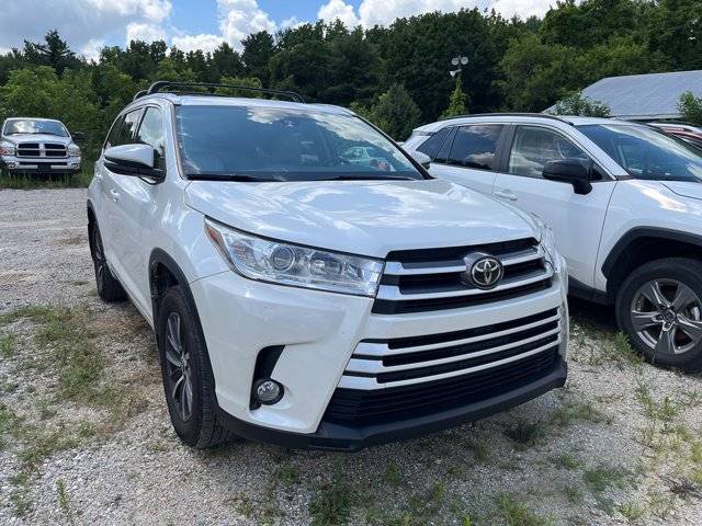 2017 Toyota Highlander XLE AWD photo