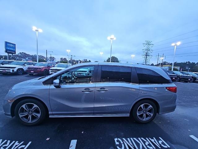 2018 Honda Odyssey Touring FWD photo