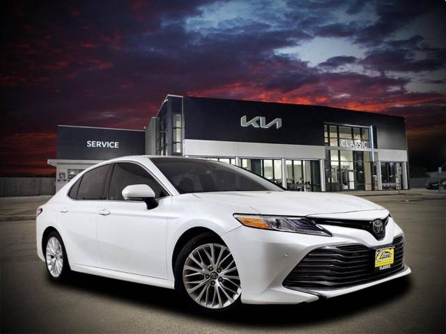 2018 Toyota Camry XLE FWD photo