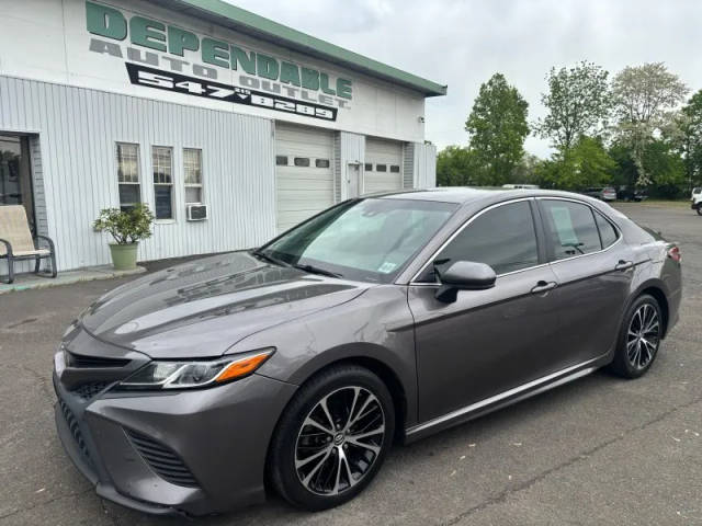 2018 Toyota Camry SE FWD photo