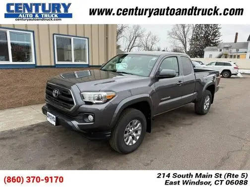 2017 Toyota Tacoma SR5 4WD photo