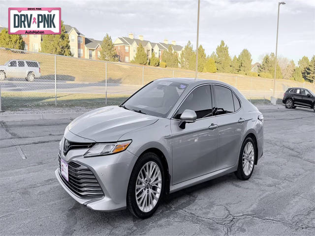 2018 Toyota Camry Hybrid XLE FWD photo