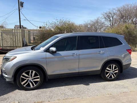 2017 Honda Pilot Touring FWD photo