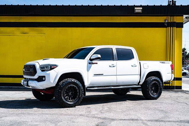 2017 Toyota Tacoma TRD Sport RWD photo