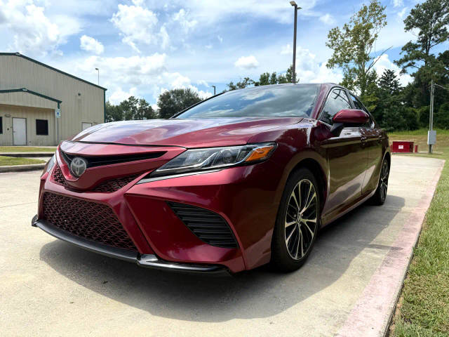 2018 Toyota Camry SE FWD photo
