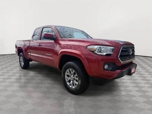 2017 Toyota Tacoma SR5 4WD photo