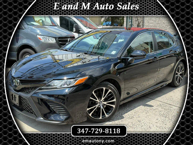 2018 Toyota Camry SE FWD photo