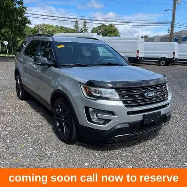 2017 Ford Explorer XLT 4WD photo