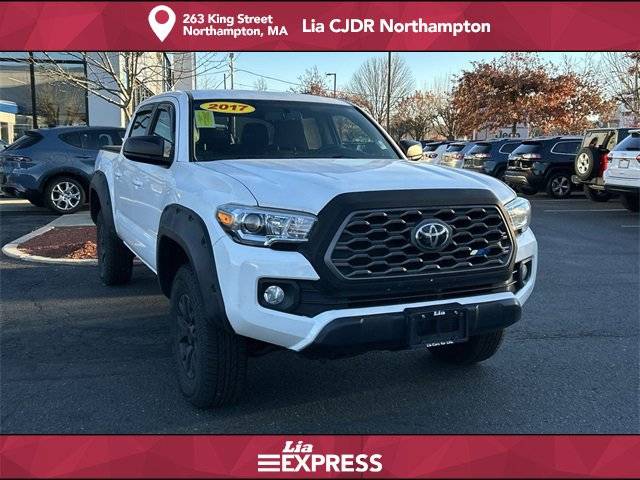 2017 Toyota Tacoma SR5 4WD photo