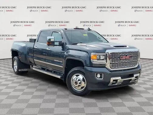 2018 GMC Sierra 3500HD Denali 4WD photo