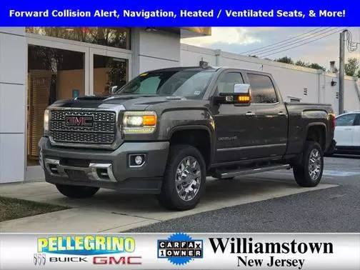 2018 GMC Sierra 2500HD Denali 4WD photo