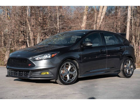 2017 Ford Focus ST FWD photo