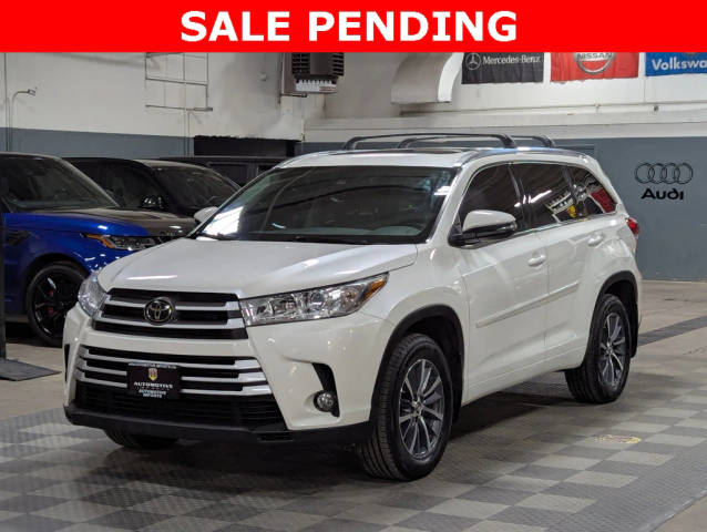 2017 Toyota Highlander XLE AWD photo