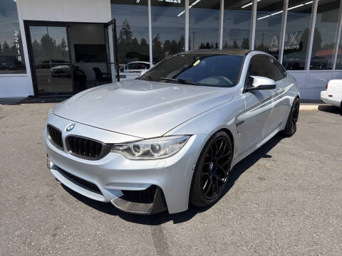 2015 BMW M4  RWD photo