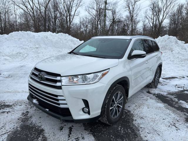 2017 Toyota Highlander XLE AWD photo