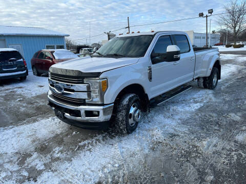 2017 Ford F-350 Super Duty Lariat 4WD photo