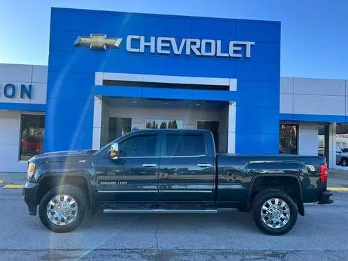 2018 GMC Sierra 2500HD Denali 4WD photo