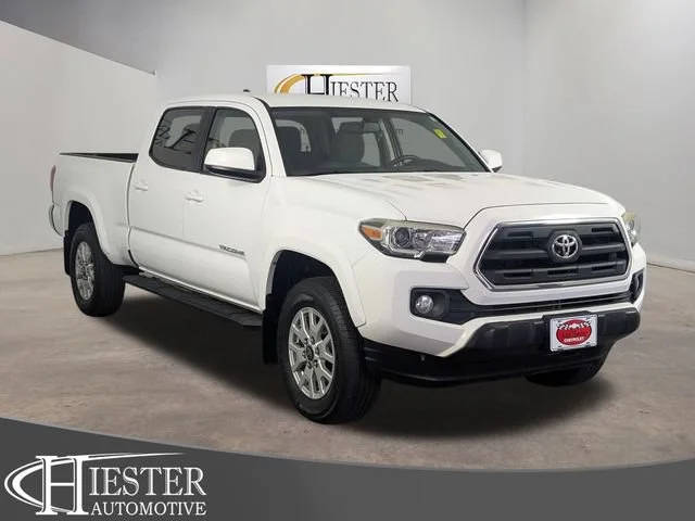 2017 Toyota Tacoma SR5 4WD photo
