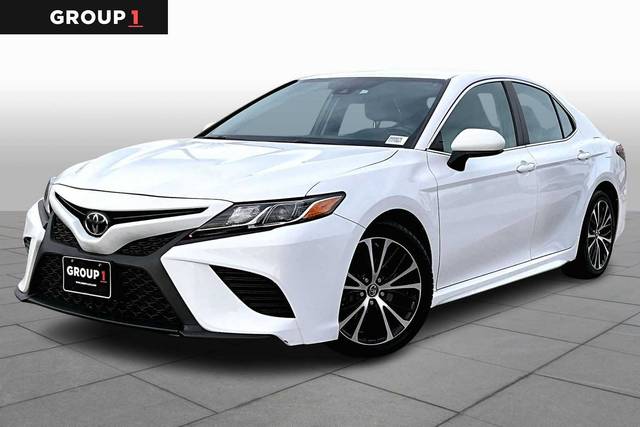2018 Toyota Camry SE FWD photo