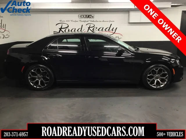 2018 Chrysler 300 Touring RWD photo