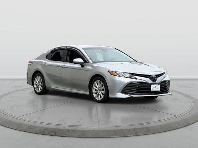 2018 Toyota Camry LE FWD photo