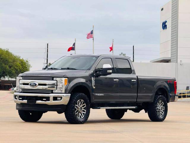 2017 Ford F-350 Super Duty Lariat 4WD photo