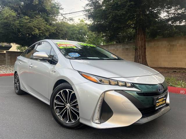 2017 Toyota Prius Prime Premium FWD photo