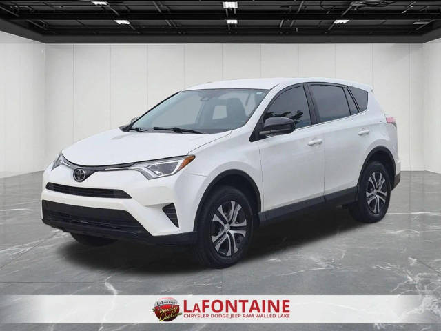 2018 Toyota RAV4 LE FWD photo