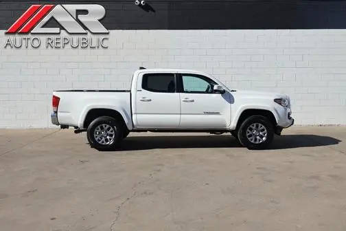 2017 Toyota Tacoma SR5 RWD photo