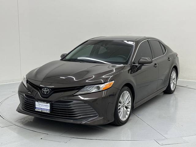 2018 Toyota Camry XLE FWD photo