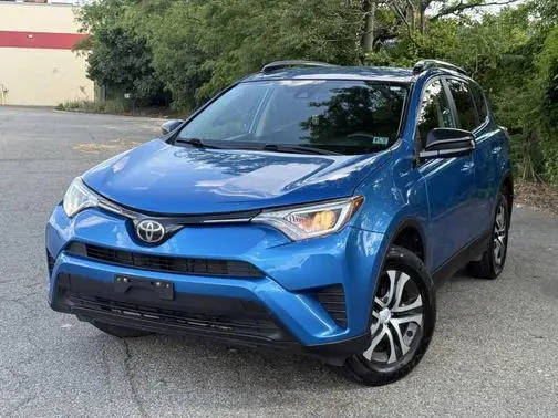 2018 Toyota RAV4 LE AWD photo