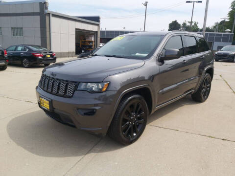 2018 Jeep Grand Cherokee Altitude 4WD photo