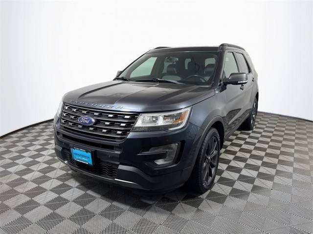 2017 Ford Explorer XLT 4WD photo