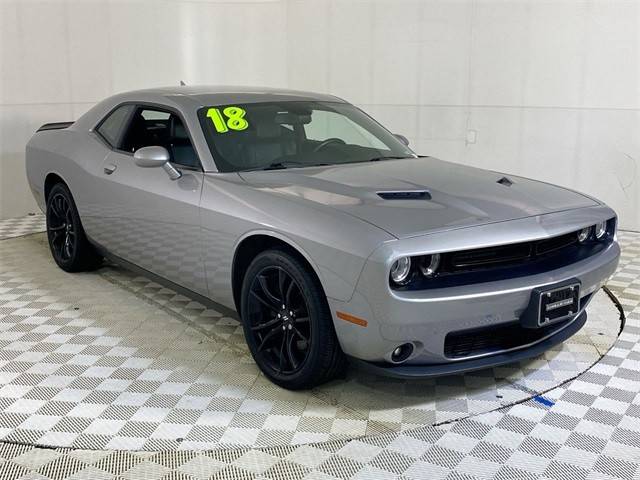 2018 Dodge Challenger SXT Plus RWD photo