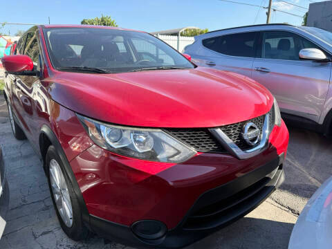 2017 Nissan Rogue Sport S FWD photo