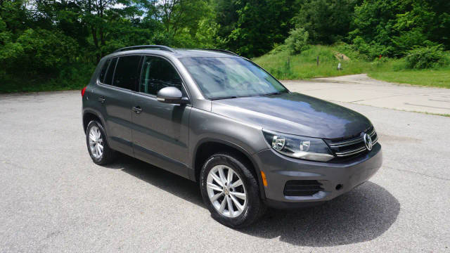 2017 Volkswagen Tiguan FWD photo